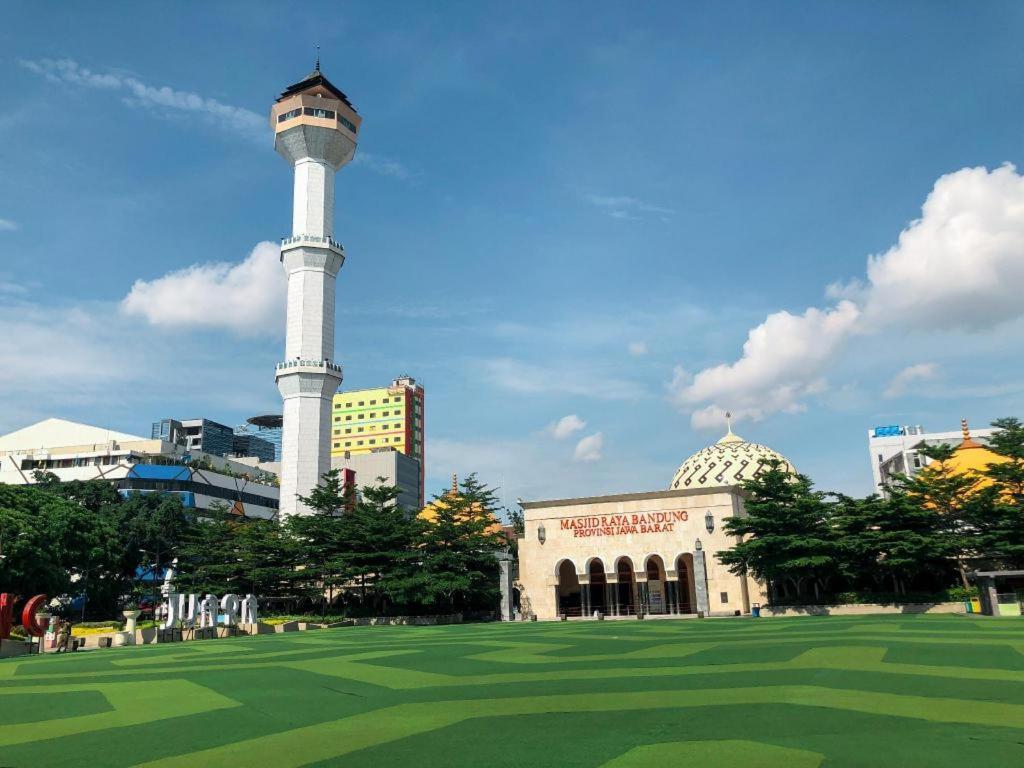 Raffleshom Hotel Bandung Exteriér fotografie