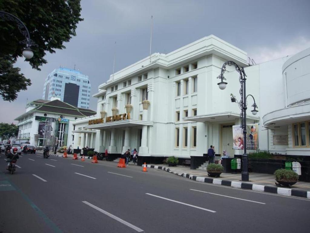 Raffleshom Hotel Bandung Exteriér fotografie